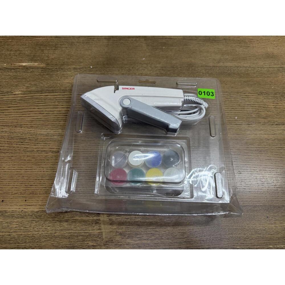 Singer Handheld Fabric Steamer with Color Caps